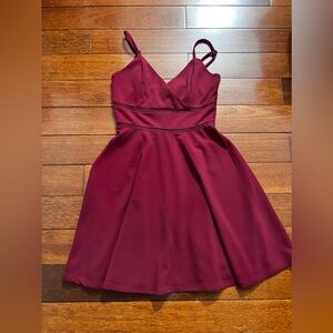 Burgundy adjustable strap flowy small size